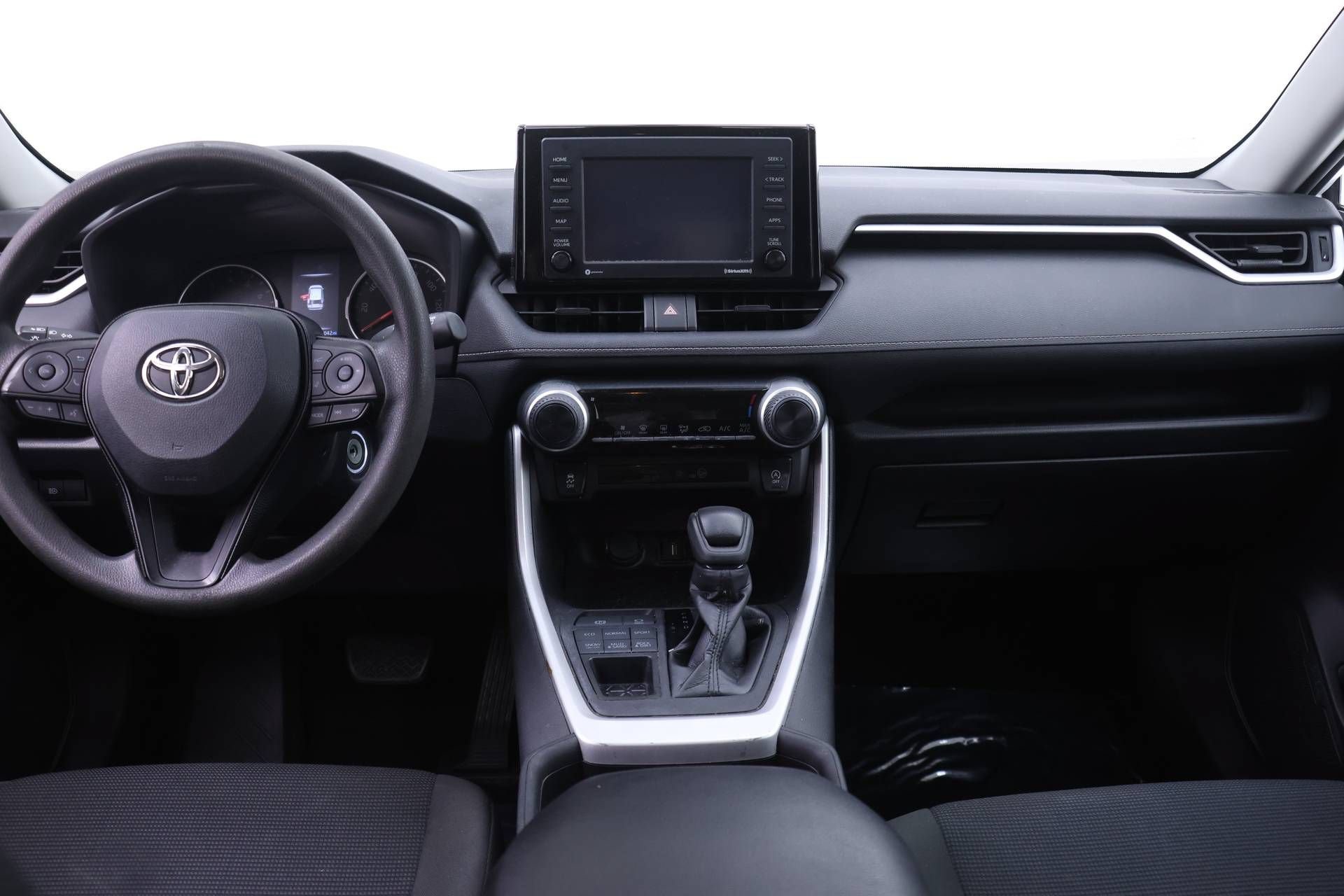 Used 2021 Toyota RAV4 LE AWD/4WD image 5