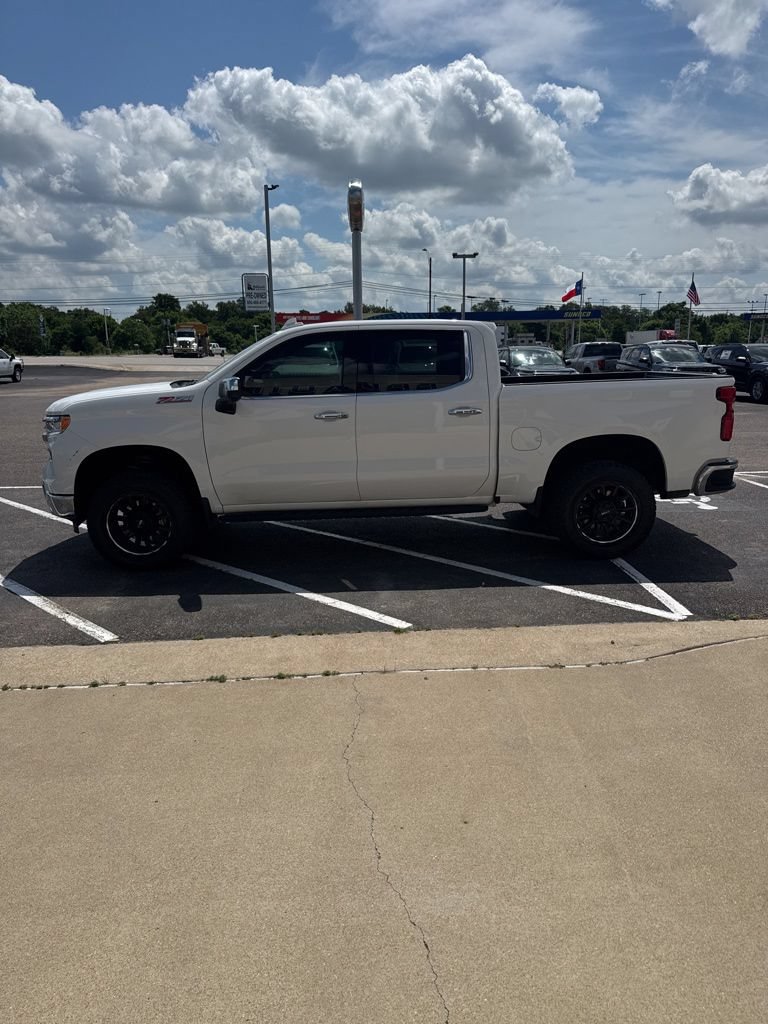 Used 2024 Chevrolet Silverado 1500 LTZ w/ LTZ Convenience Package II AWD/4WD image 7
