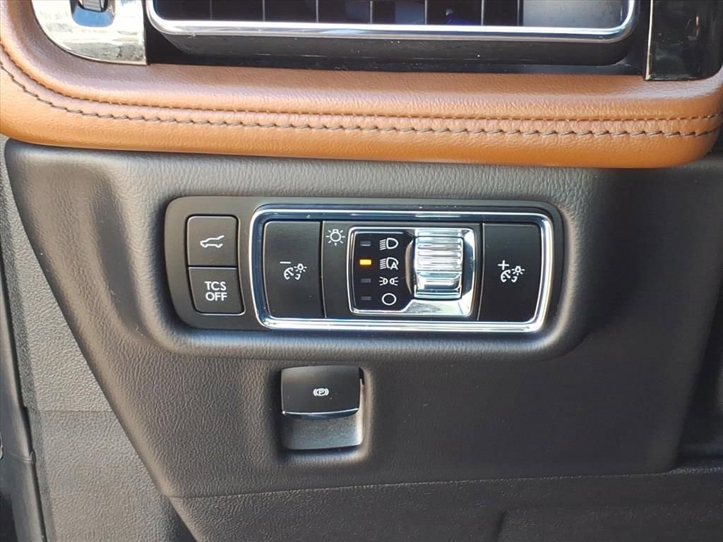 Certified 2023 Lincoln Nautilus Reserve w/ Monochromatic Package image 21