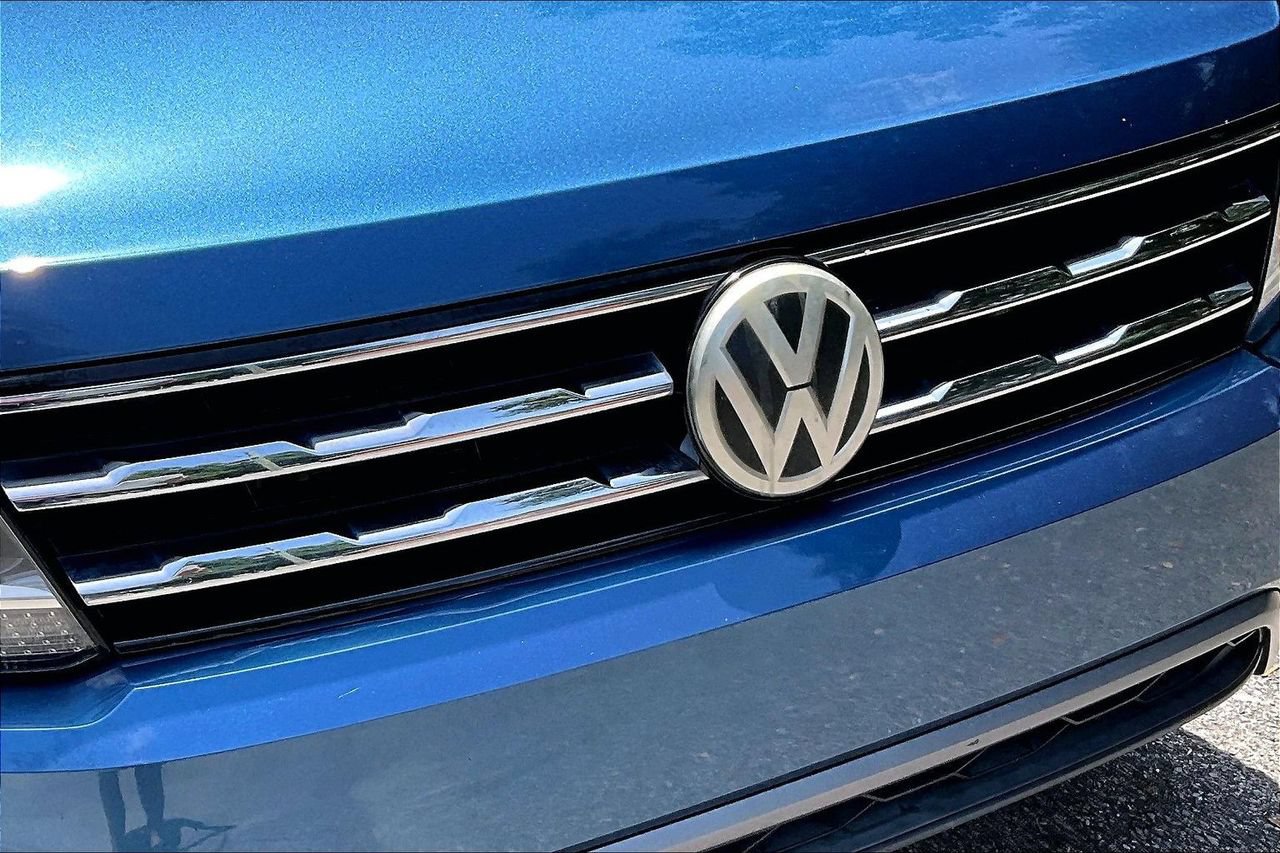 Used 2018 Volkswagen Tiguan SE FWD image 34