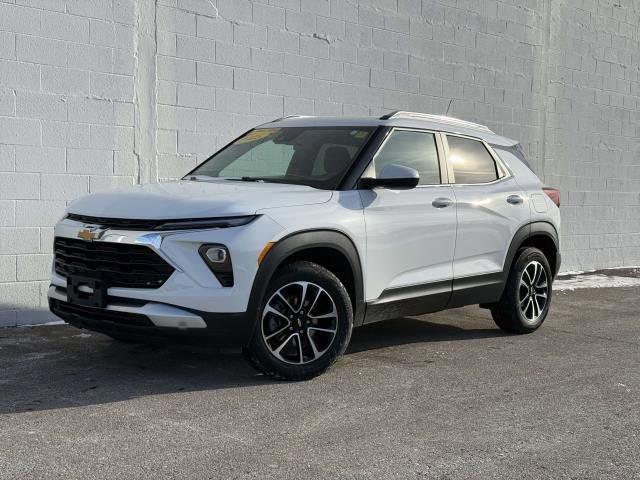 Used 2025 Chevrolet TrailBlazer LT image 1