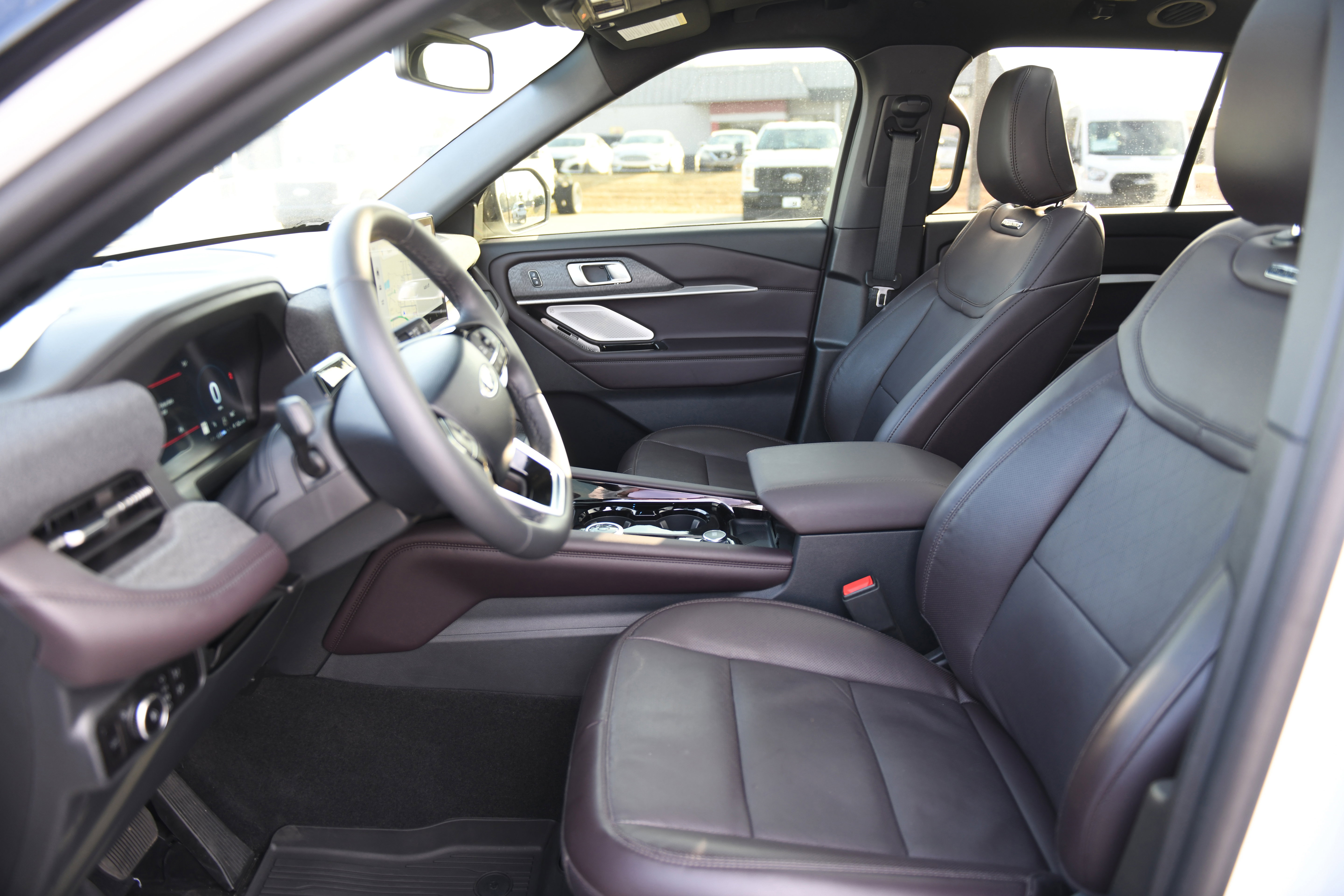 Used 2025 Ford Explorer Platinum image 27