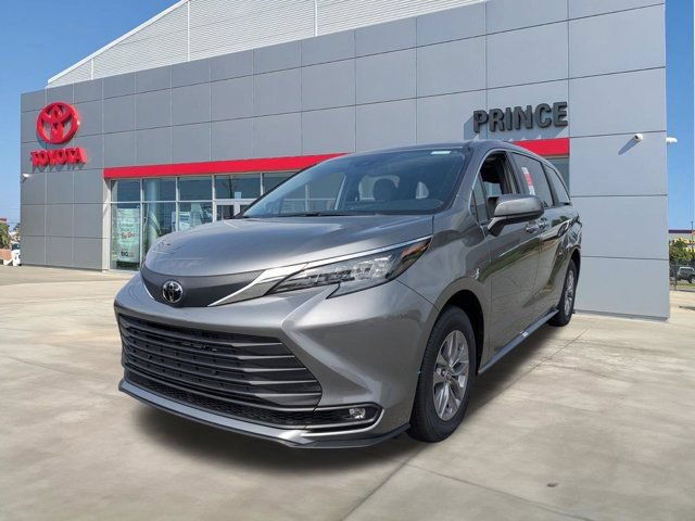 New 2026 Toyota Sienna XLE FWD image 8