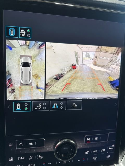 Used 2025 GMC Acadia Elevation image 23