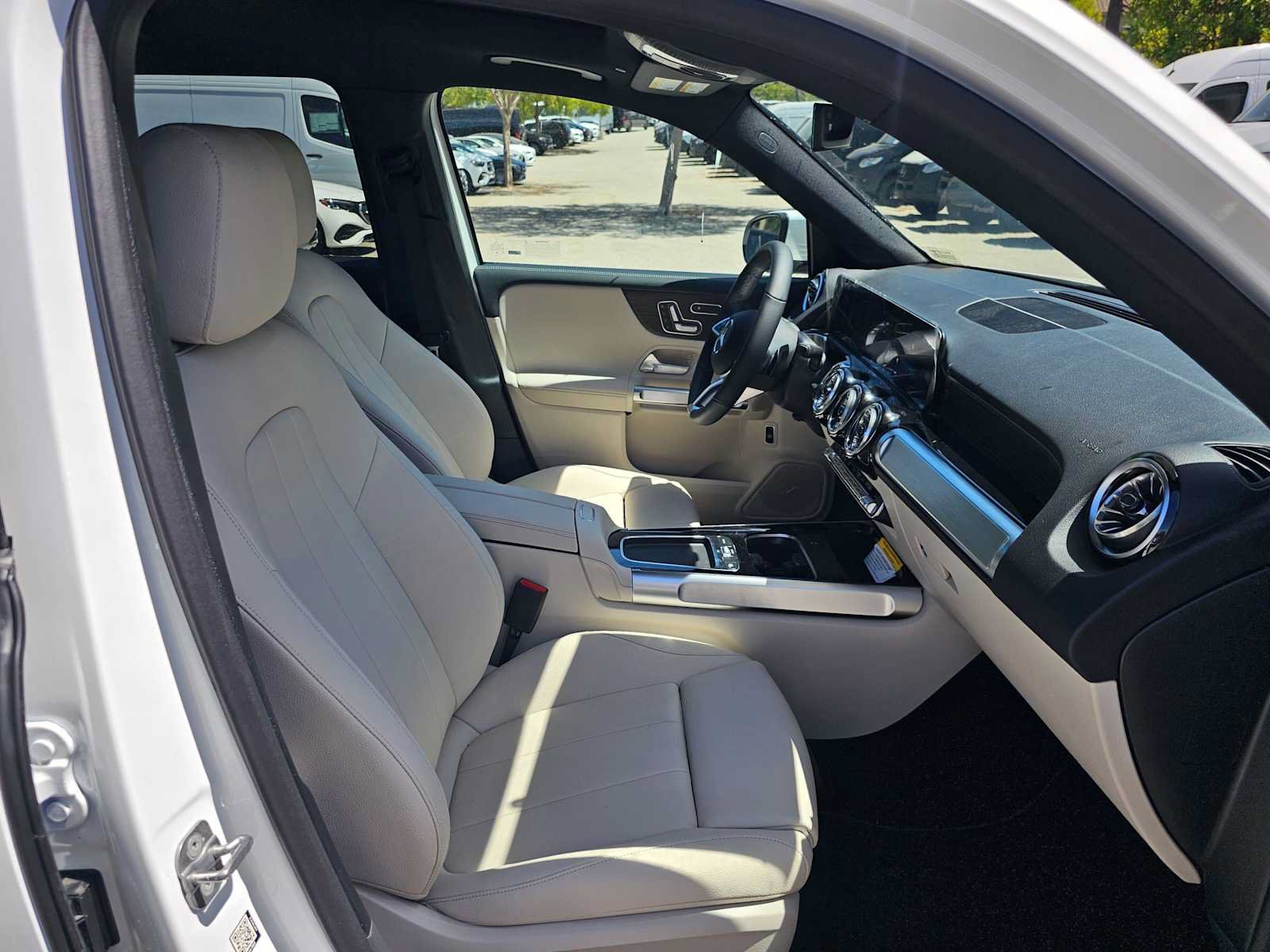 New 2026 Mercedes-Benz GLB 250 image 10