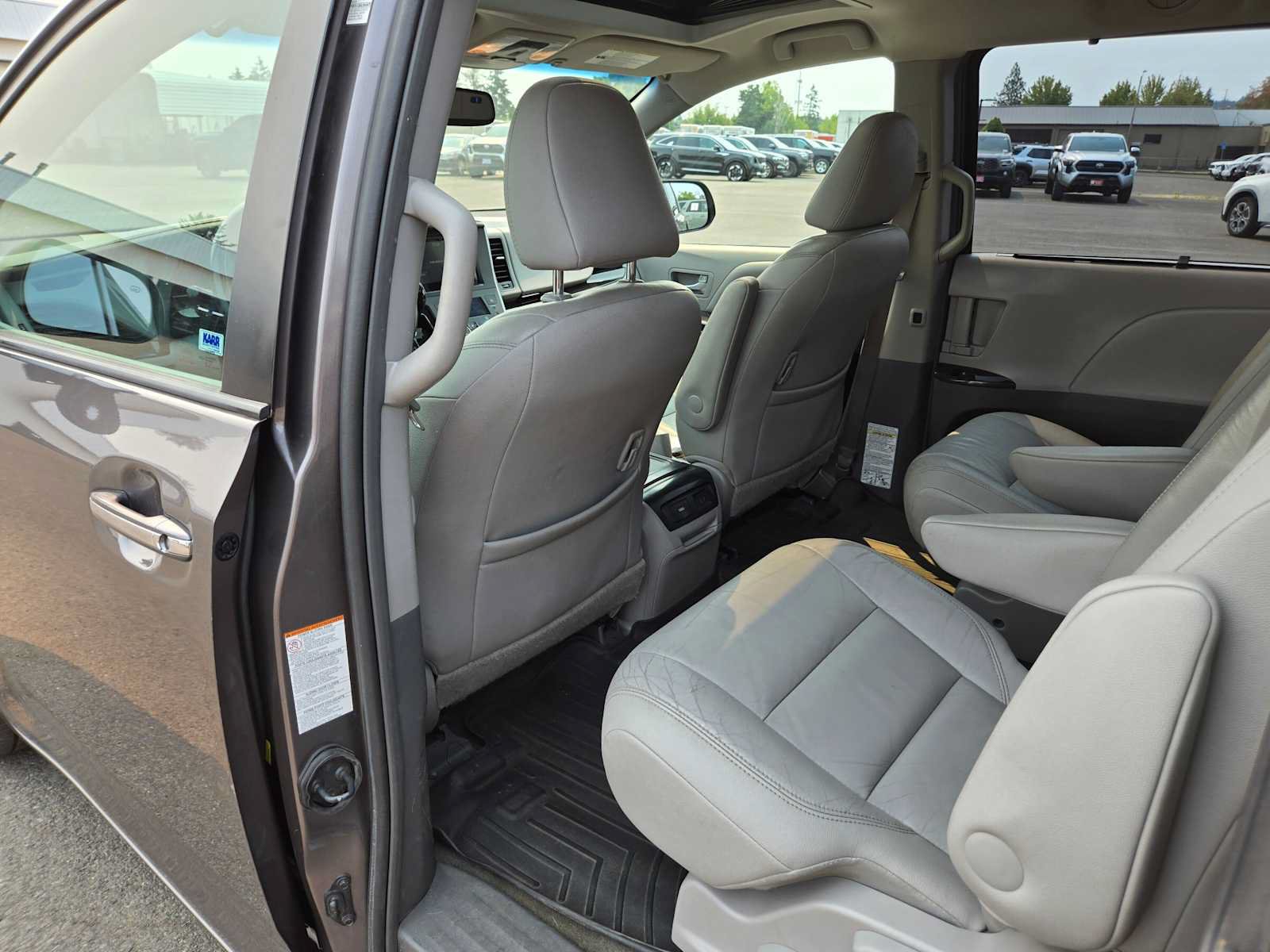 Used 2016 Toyota Sienna XLE Premium AWD/4WD image 14