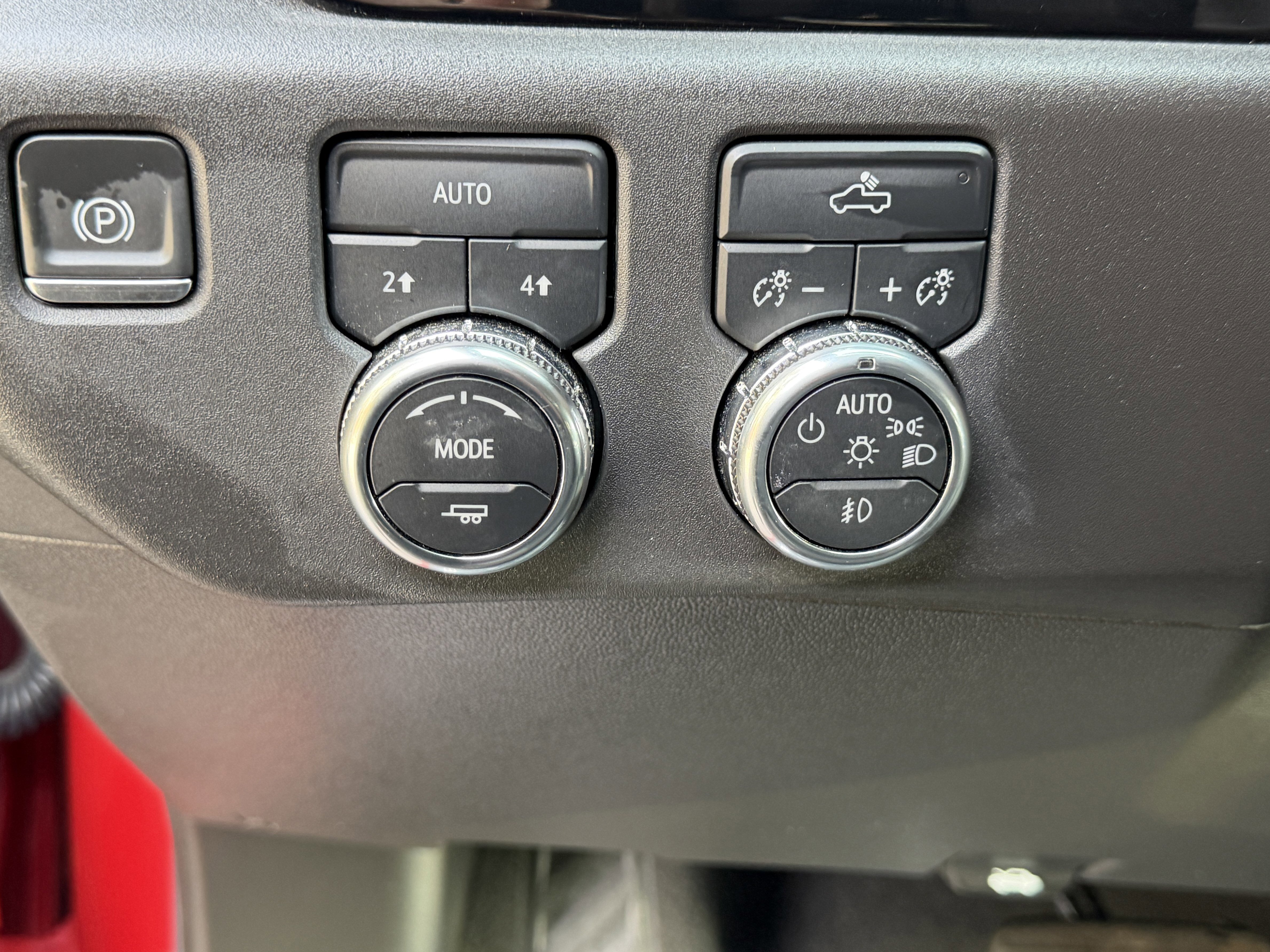 Used 2024 GMC Sierra 1500 Elevation image 12