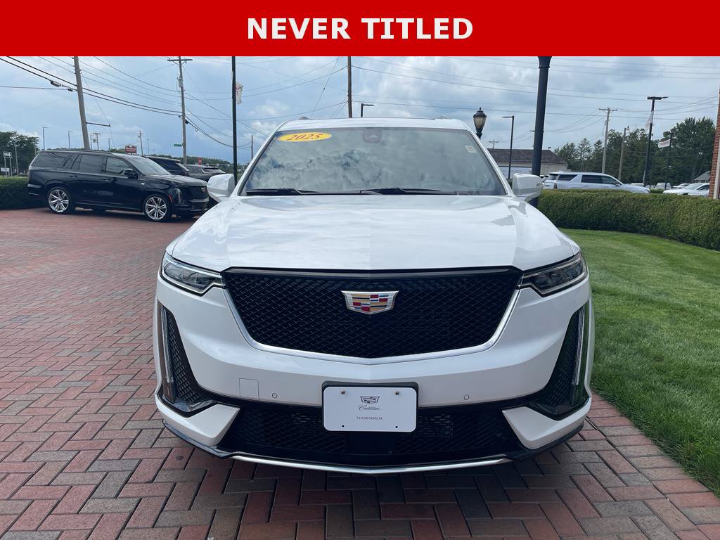 Used 2025 Cadillac XT6 Sport w/ Platinum Package AWD/4WD image 3