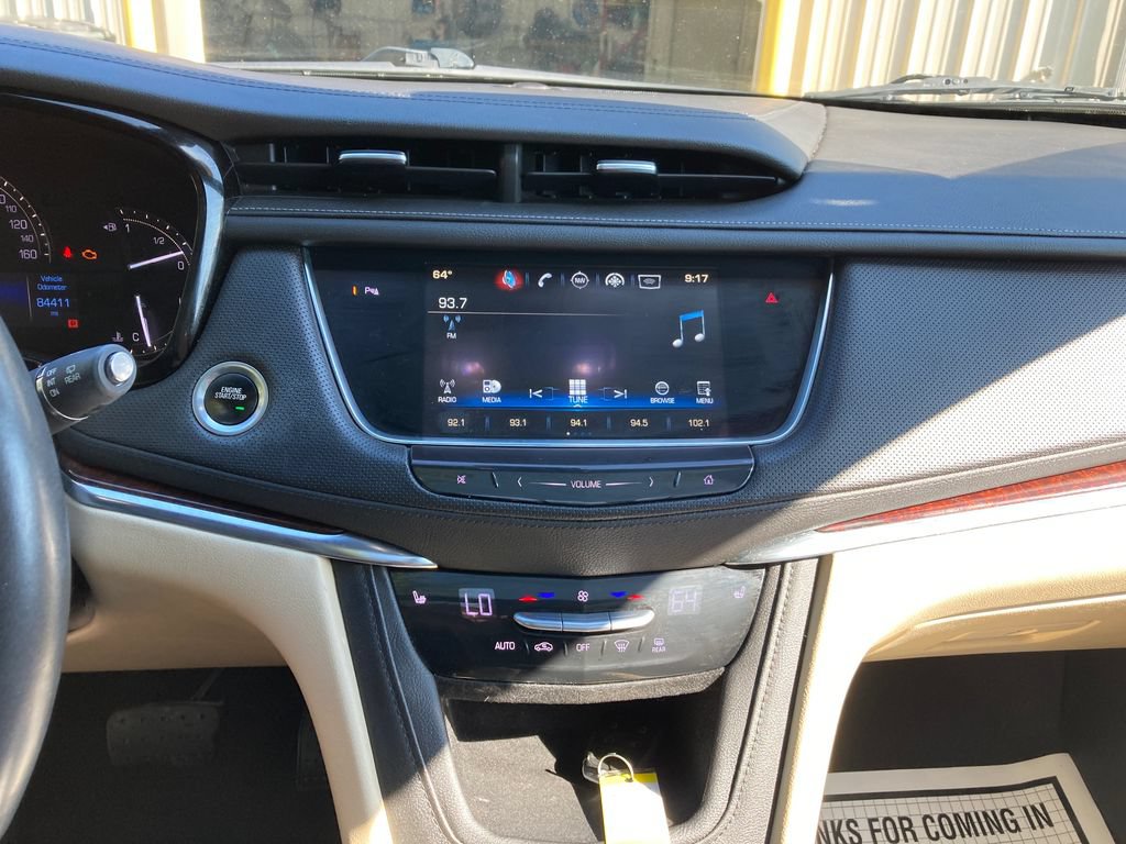 Used 2017 Cadillac XT5 Luxury w/ Driver Awareness Package AWD/4WD image 23