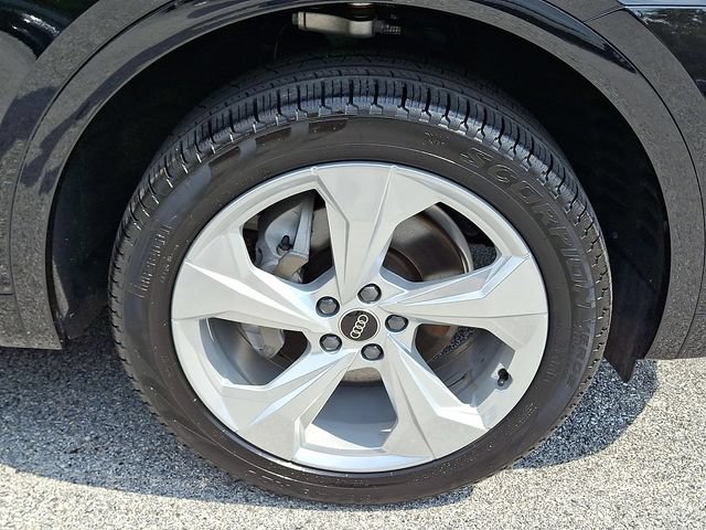 Certified 2025 Audi Q5 2.0T Premium Plus w/ Premium Plus Package AWD/4WD image 8