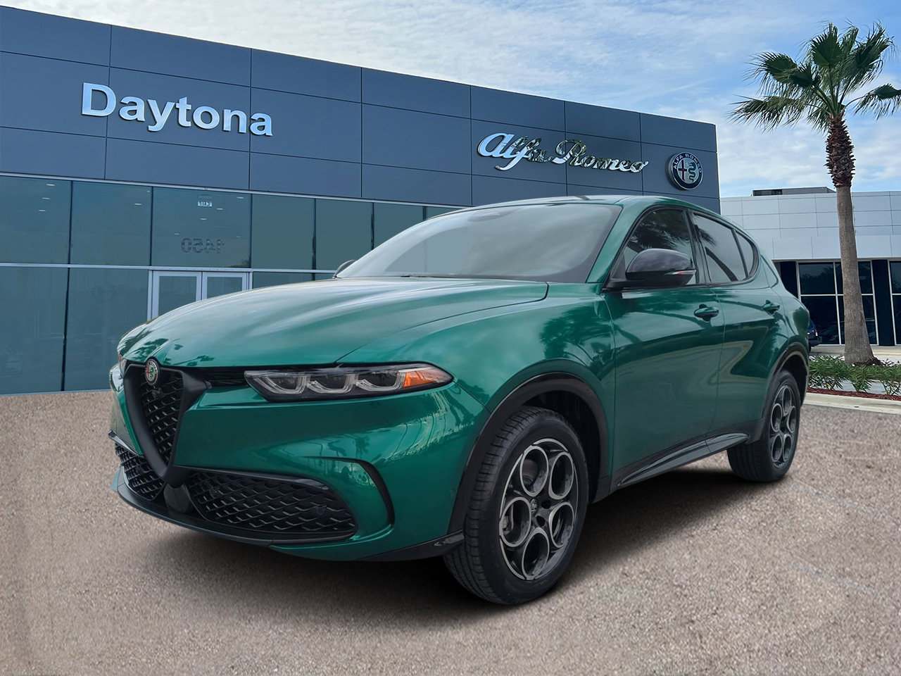 New 2025 Alfa Romeo Tonale w/ Premium Package AWD/4WD image 7