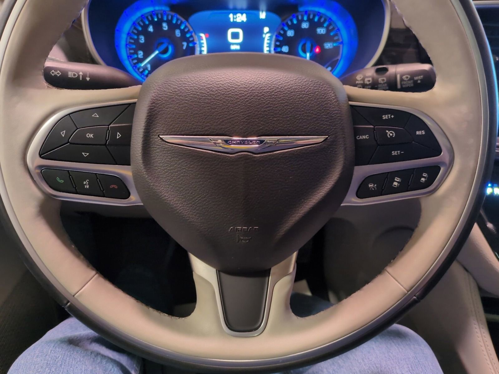 Used 2021 Chrysler Pacifica Limited AWD/4WD image 23