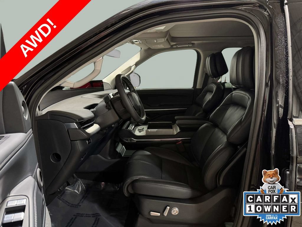 Certified 2025 Lincoln Navigator Reserve AWD/4WD image 5