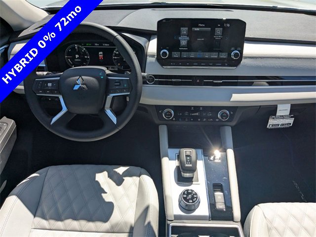 New 2025 Mitsubishi Outlander SEL image 13