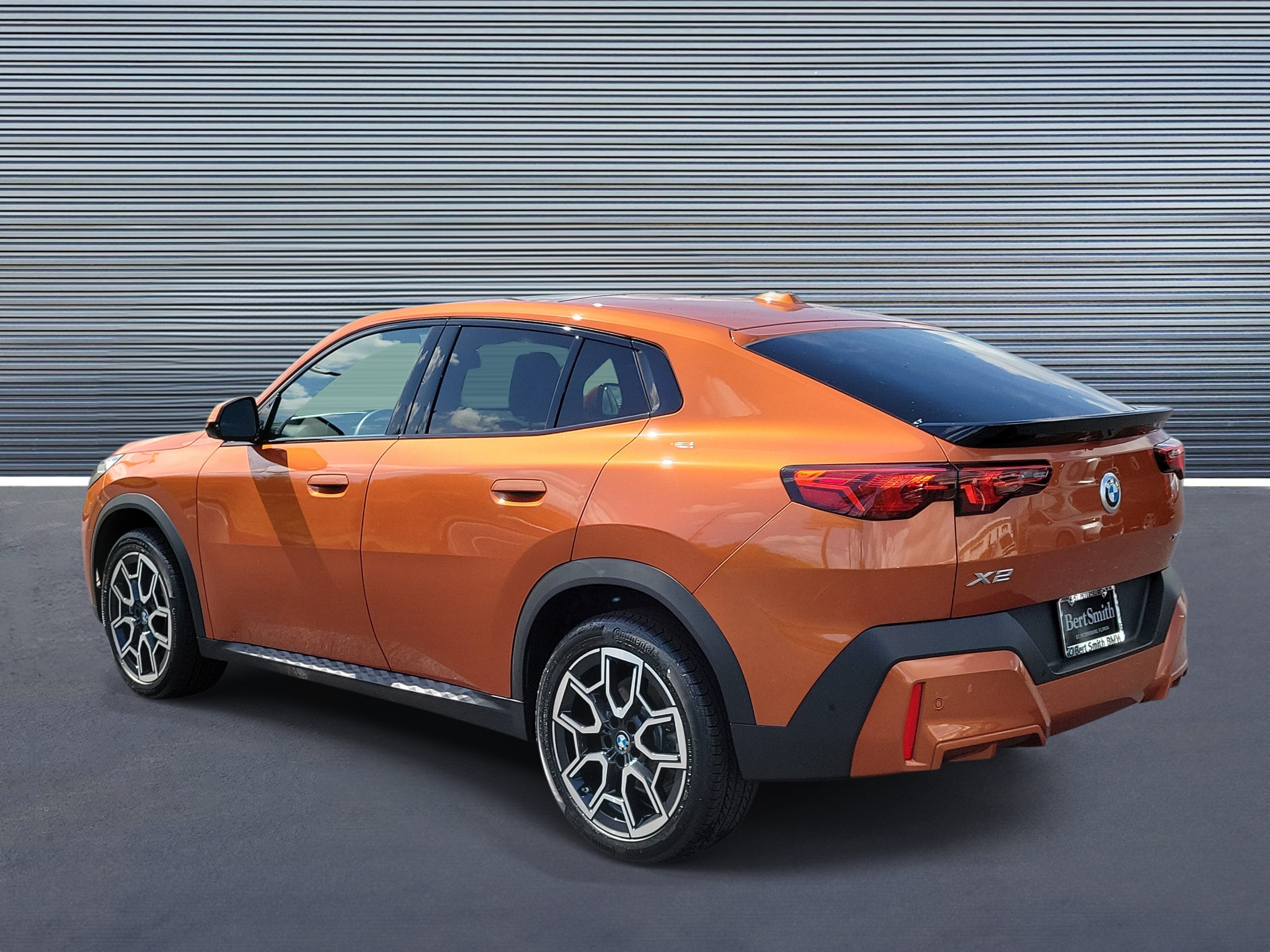 Used 2024 BMW X2 xDrive28i AWD/4WD image 4