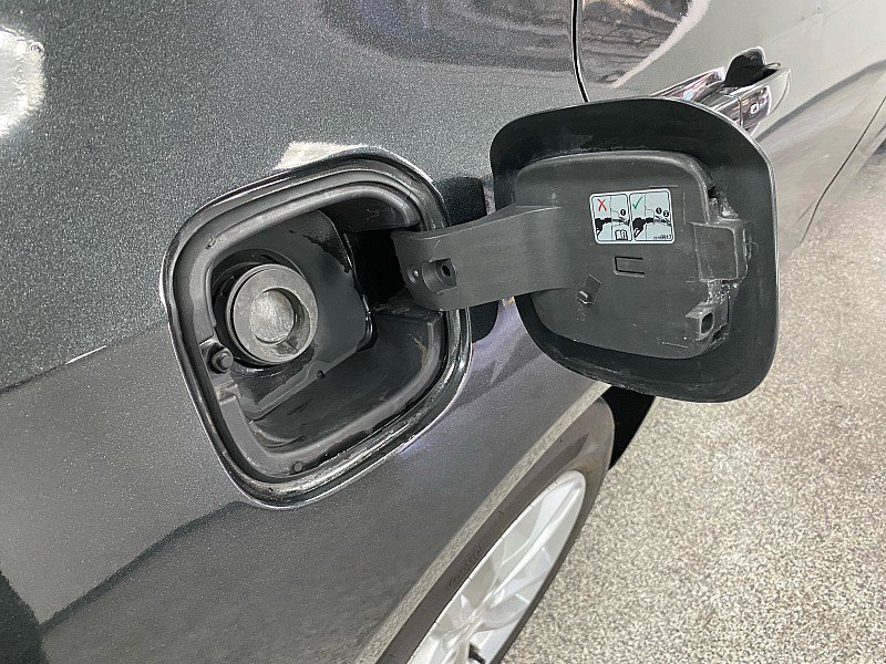 Used 2018 Chevrolet Malibu LT image 27