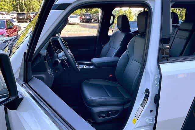 Used 2024 Lexus GX 550 w/ Cold Area Package AWD/4WD image 22