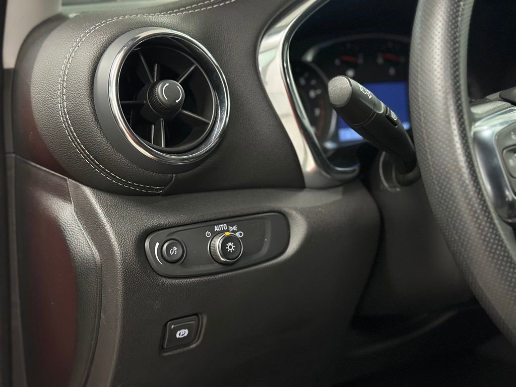 Used 2025 Chevrolet Blazer LT image 16