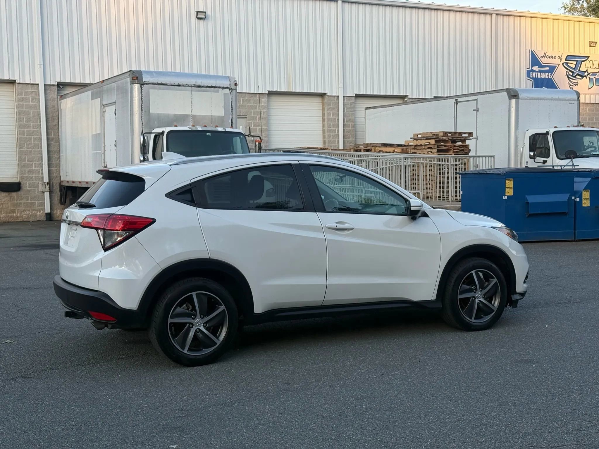 Used 2022 Honda HR-V EX image 11