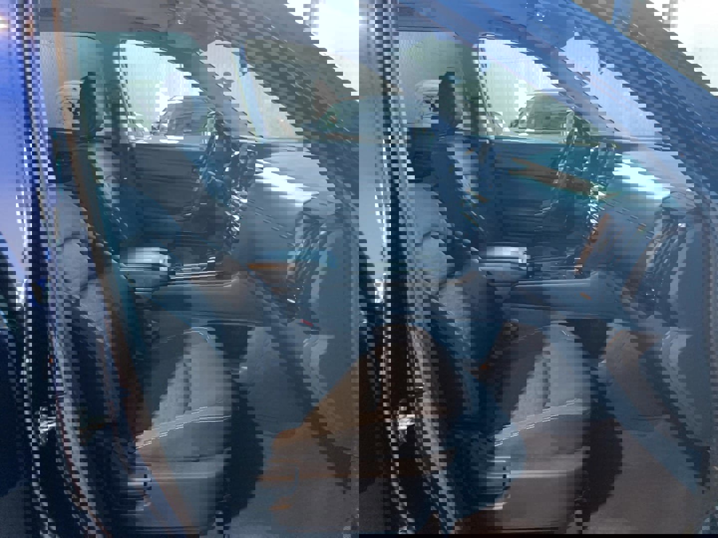 Used 2023 Nissan Pathfinder SV AWD/4WD image 14