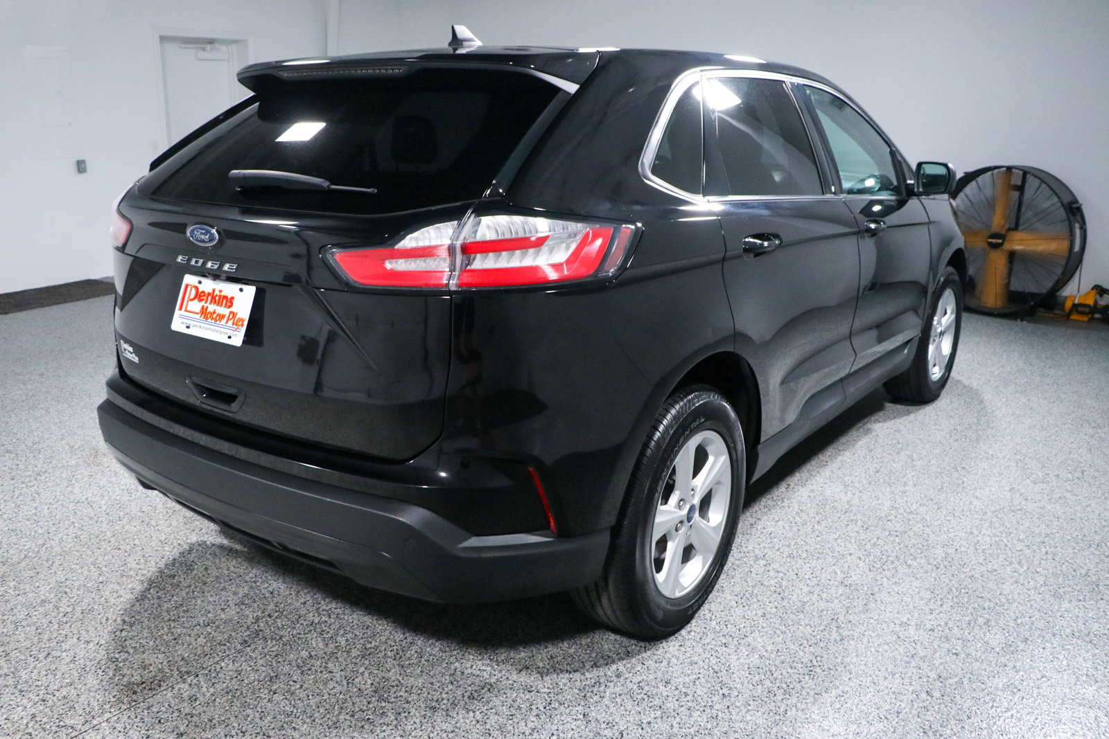 Used 2021 Ford Edge SE image 7