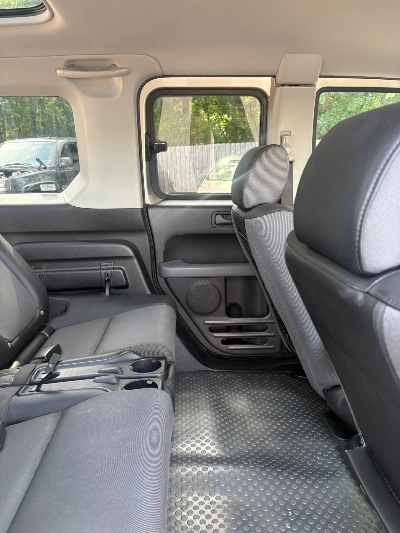Used 2004 Honda Element EX image 33