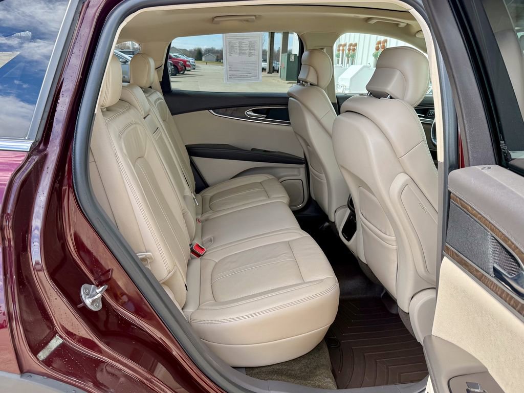 Used 2017 Lincoln MKX Reserve w/ Driver Assistance Package image 19