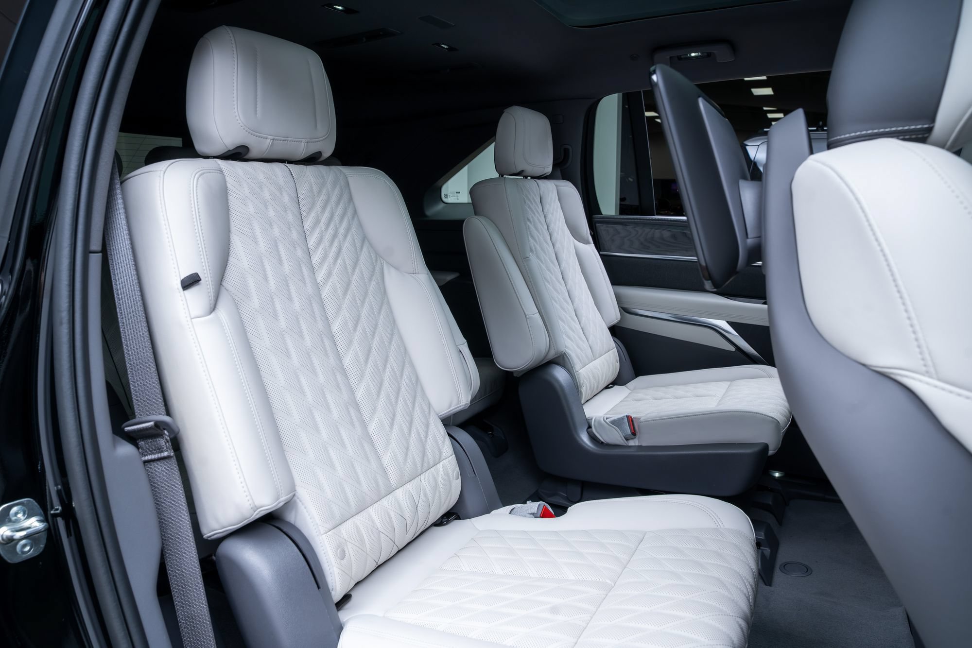 Used 2025 Cadillac Escalade IQ Sport 1 w/ Smart Trailering package AWD/4WD image 28
