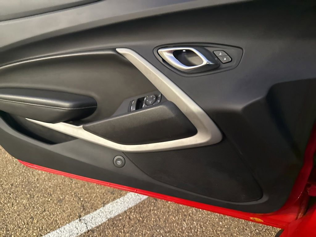 Used 2020 Chevrolet Camaro LT image 28