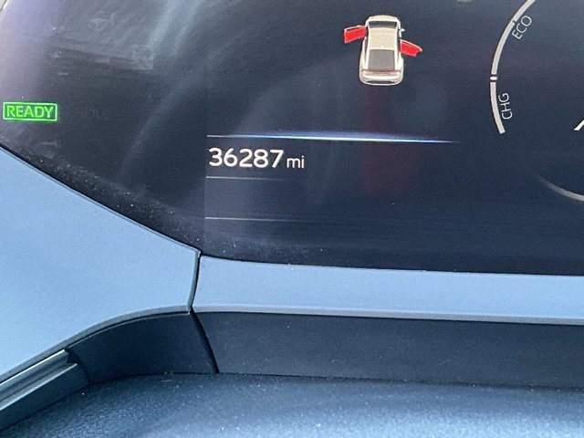 Used 2024 Toyota Prius LE image 31