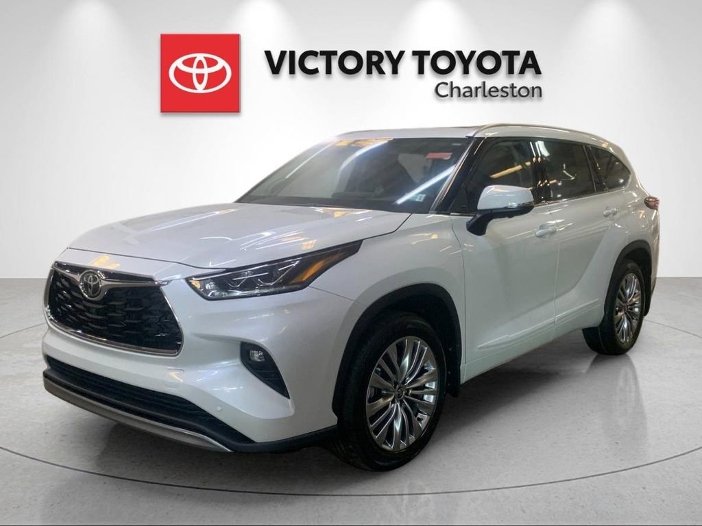 New 2026 Toyota Highlander Platinum