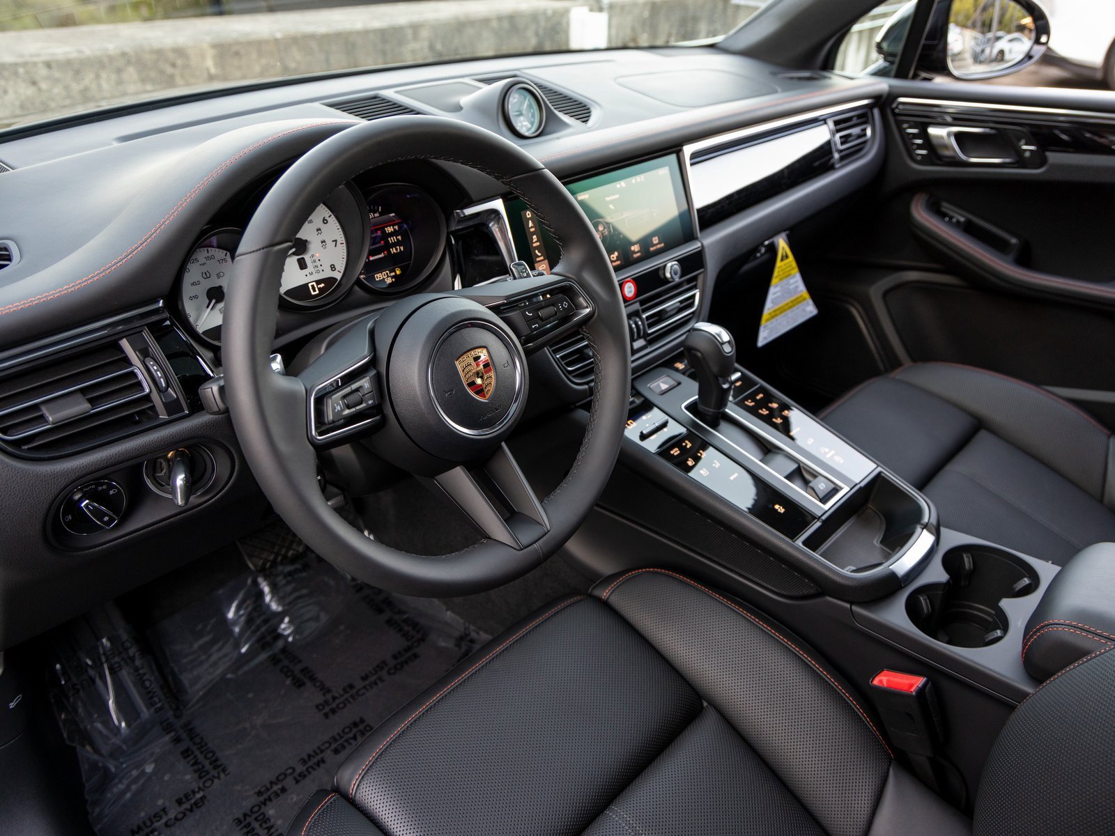 New 2026 Porsche Macan image 4