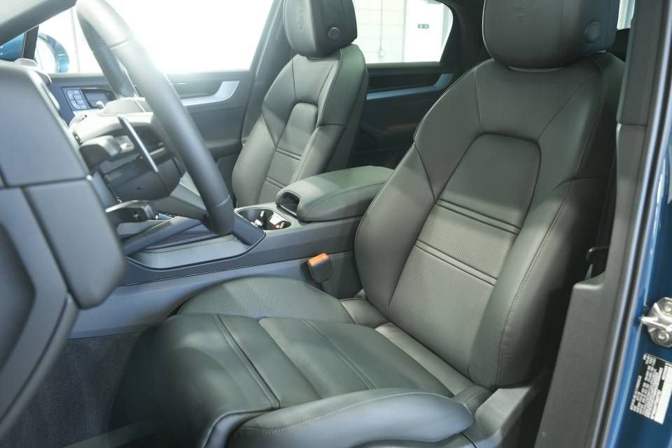 New 2026 Porsche Cayenne Coupe image 5