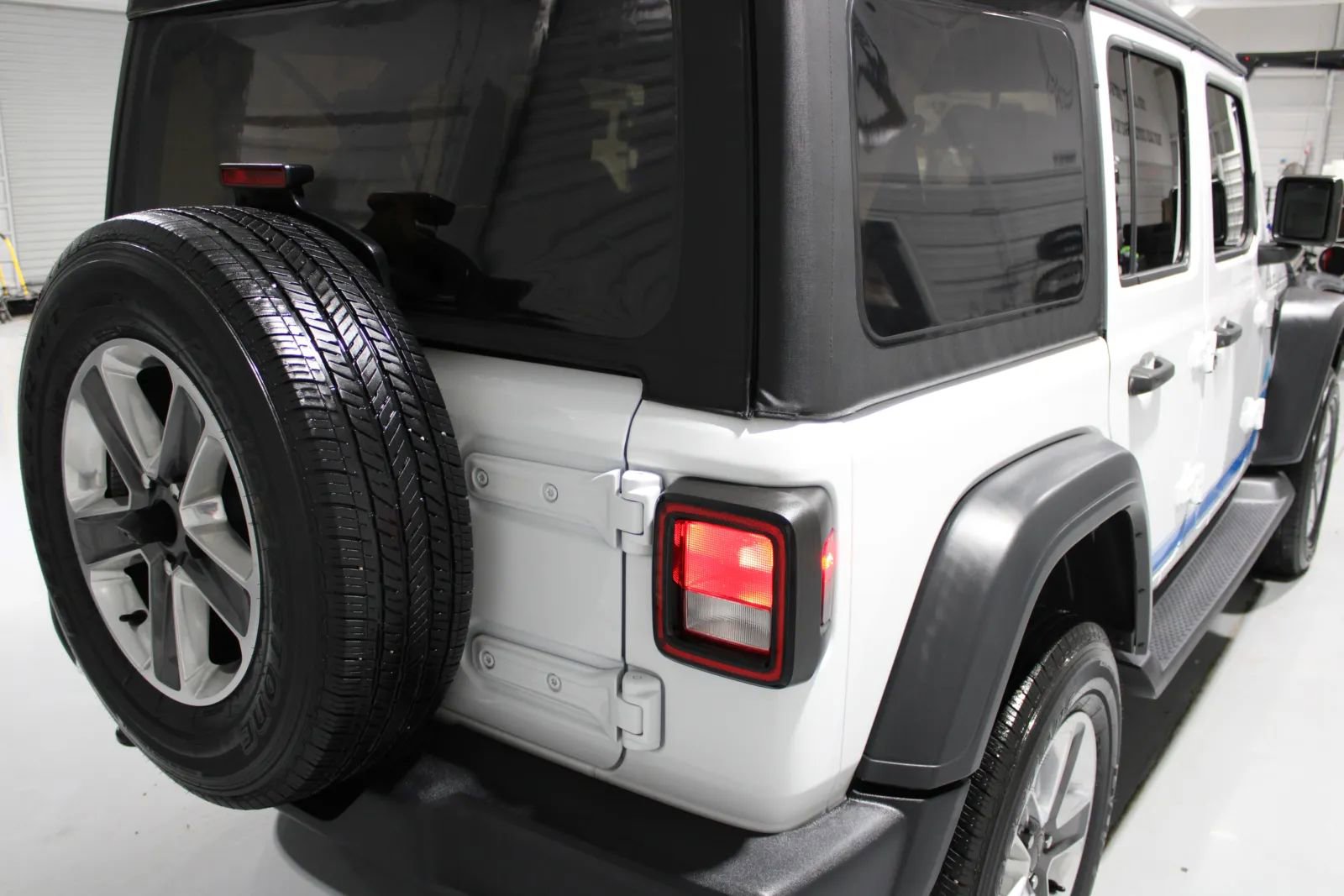 Used 2020 Jeep Wrangler Unlimited Sport S image 9