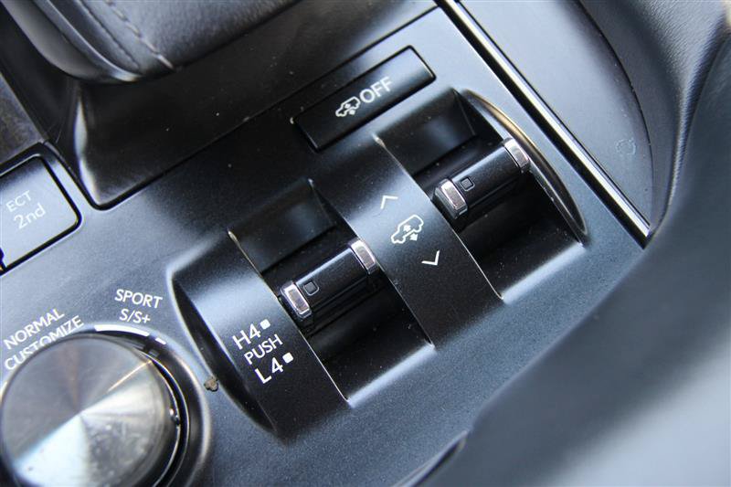 Used 2018 Lexus LX 570 4WD w/ Luxury Package image 43