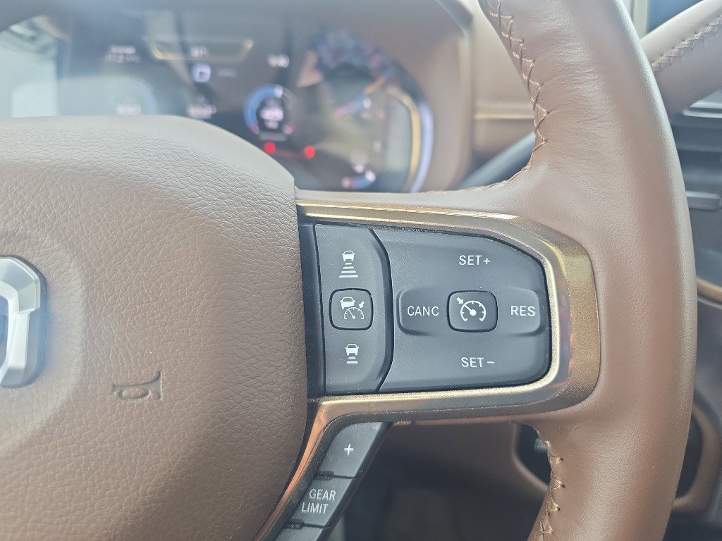 Used 2023 RAM 2500 Limited image 28