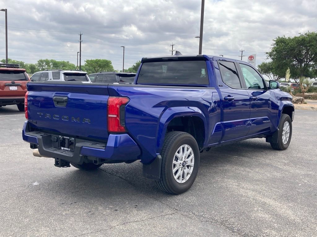 Used 2025 Toyota Tacoma SR5 image 3