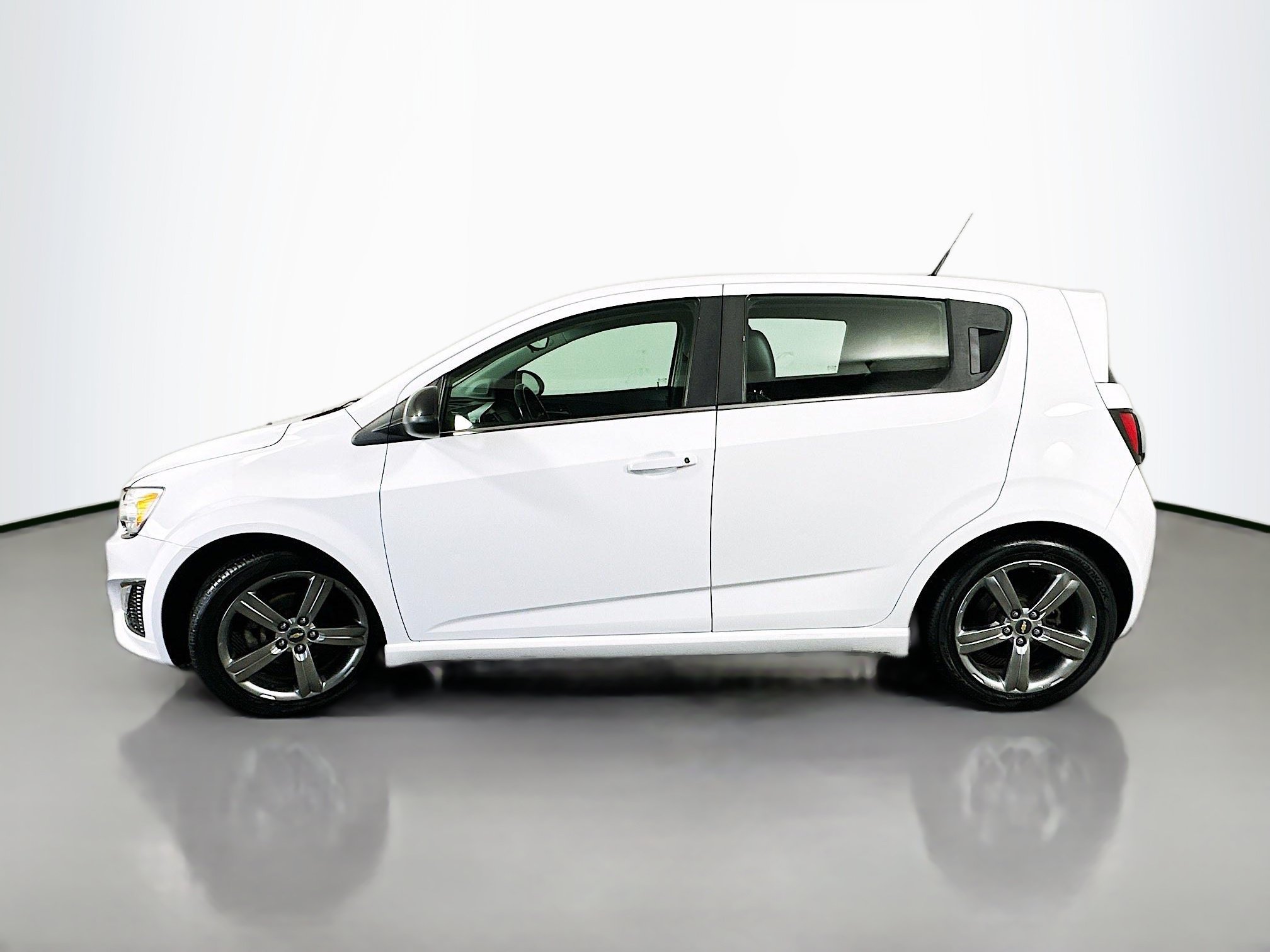 Used 2013 Chevrolet Sonic RS FWD image 4