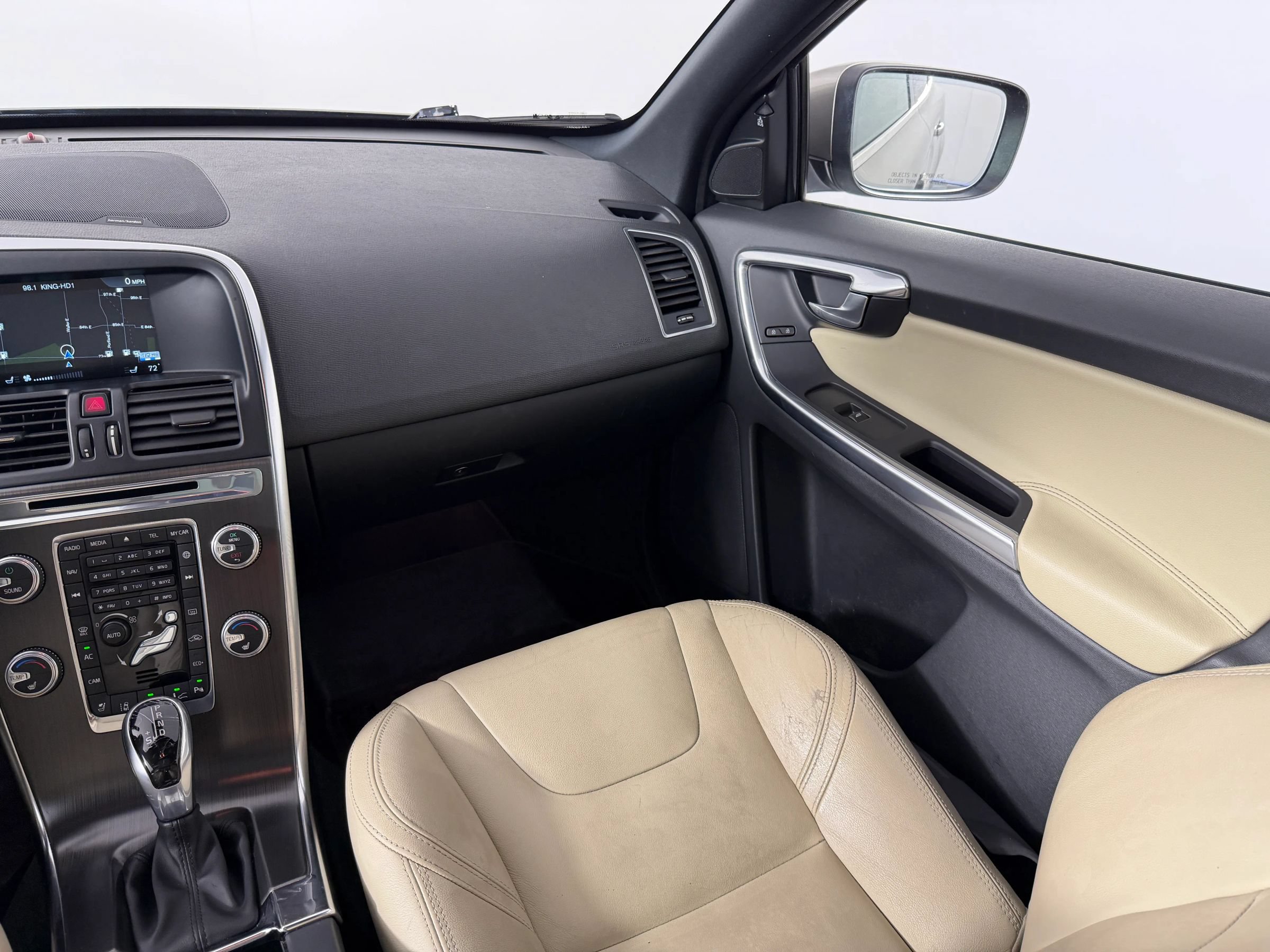 Used 2016 Volvo XC60 T6 Platinum FWD image 13