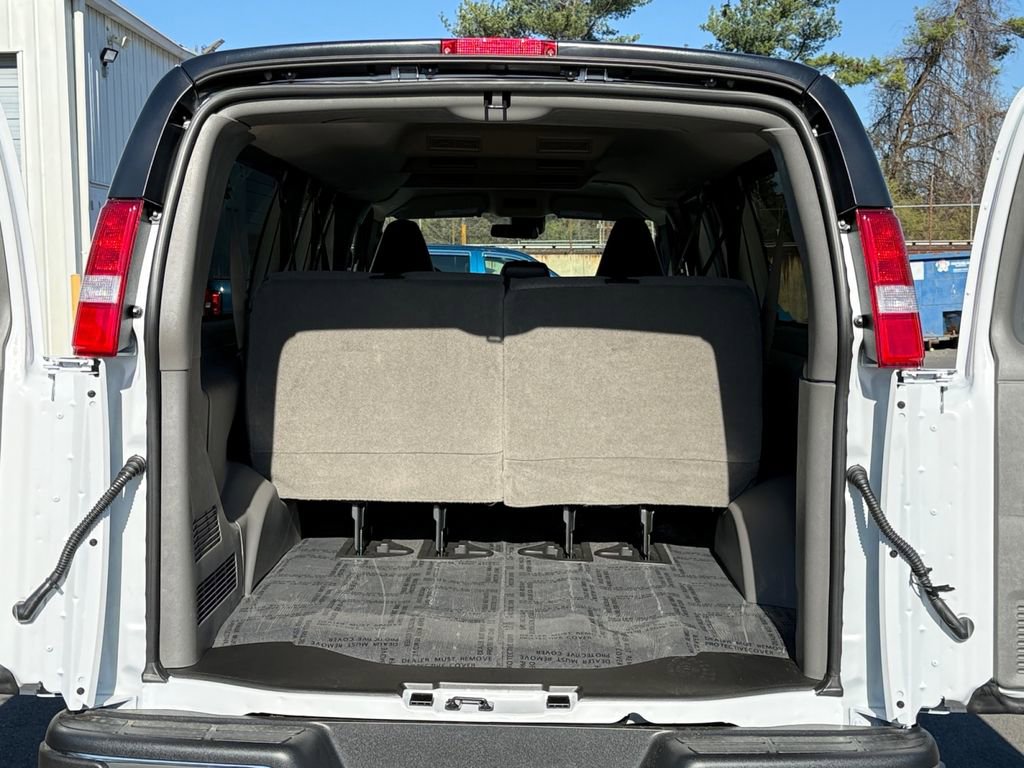 New 2026 Chevrolet Express 3500 LT w/ LT Preferred Equipment Group RWD image 22