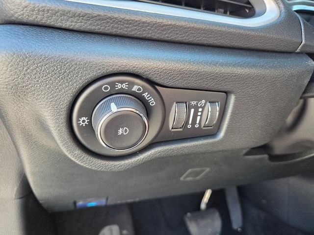 New 2026 Chrysler Pacifica Select FWD image 20