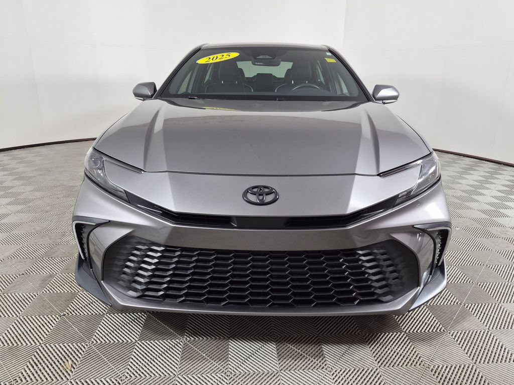 Used 2025 Toyota Camry SE w/ Convenience Package FWD image 8