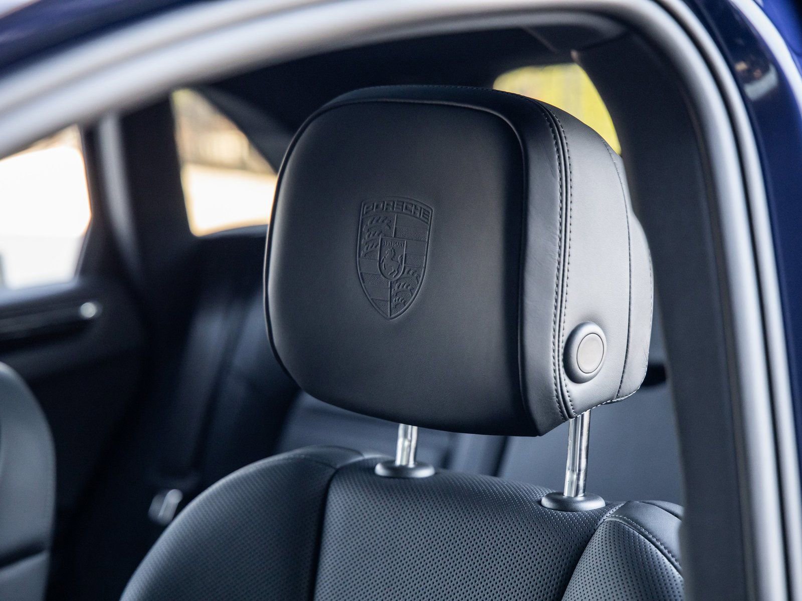 Certified 2026 Porsche Macan image 28