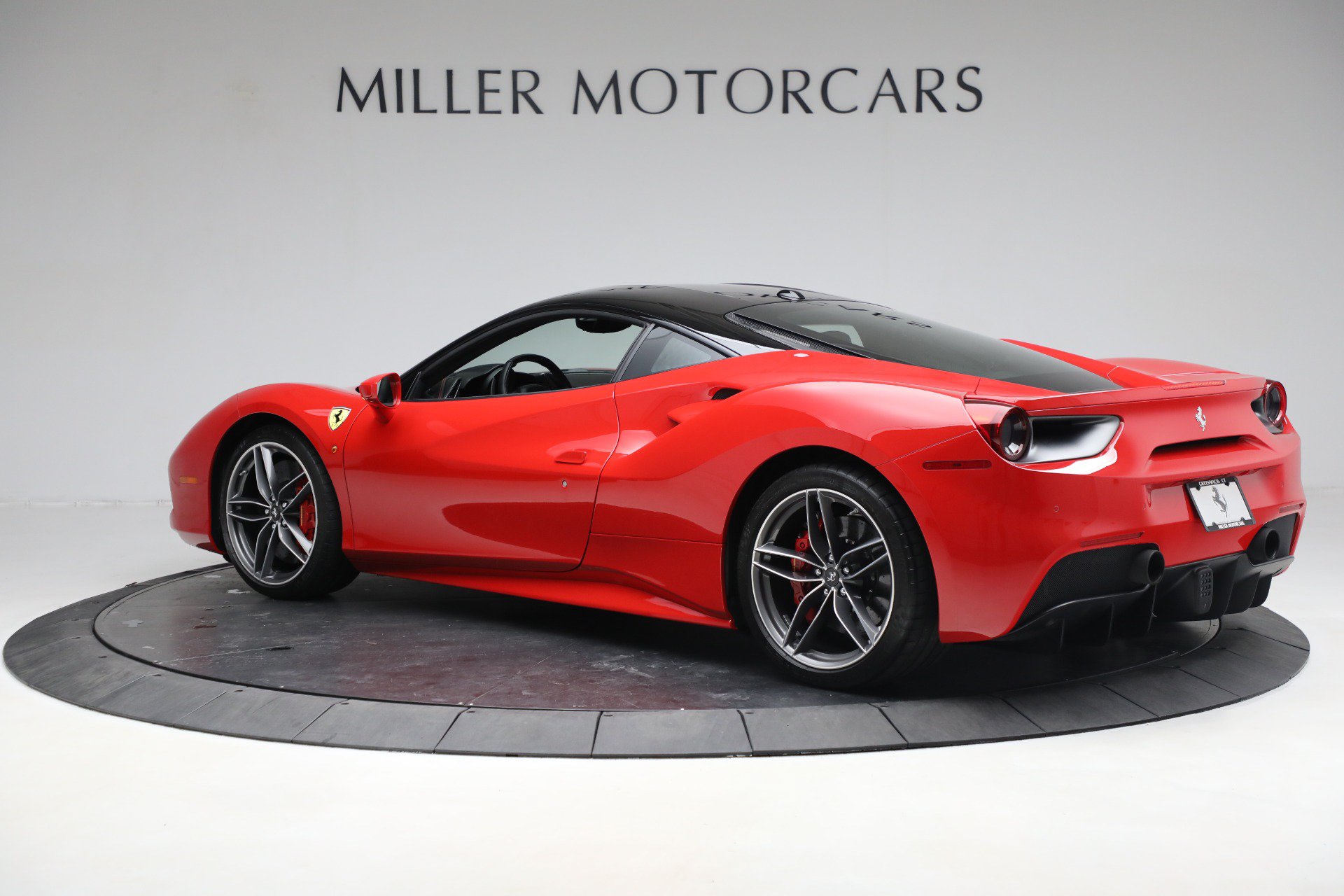 Certified 2018 Ferrari 488 GTB RWD image 4