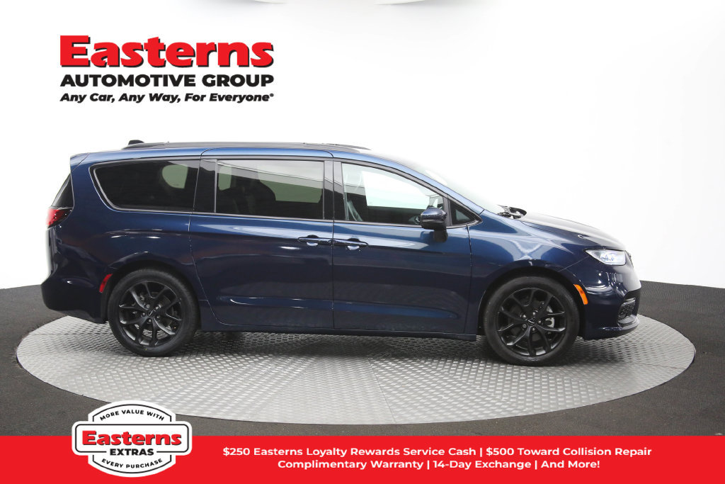 Used 2023 Chrysler Pacifica Touring-L w/ S Appearance Package FWD image 48