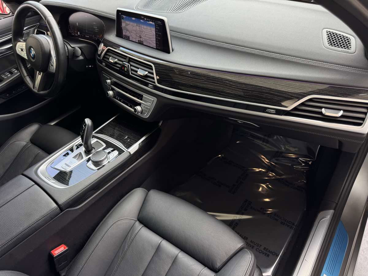 Used 2021 BMW 740i w/ M Sport Package image 23