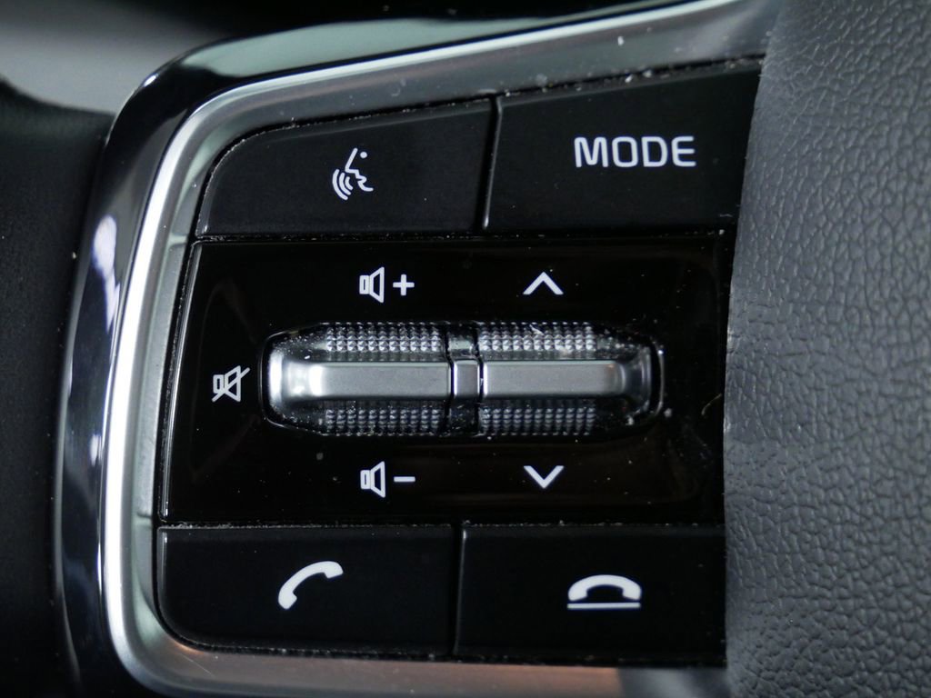 Certified 2023 Kia Sorento S image 24