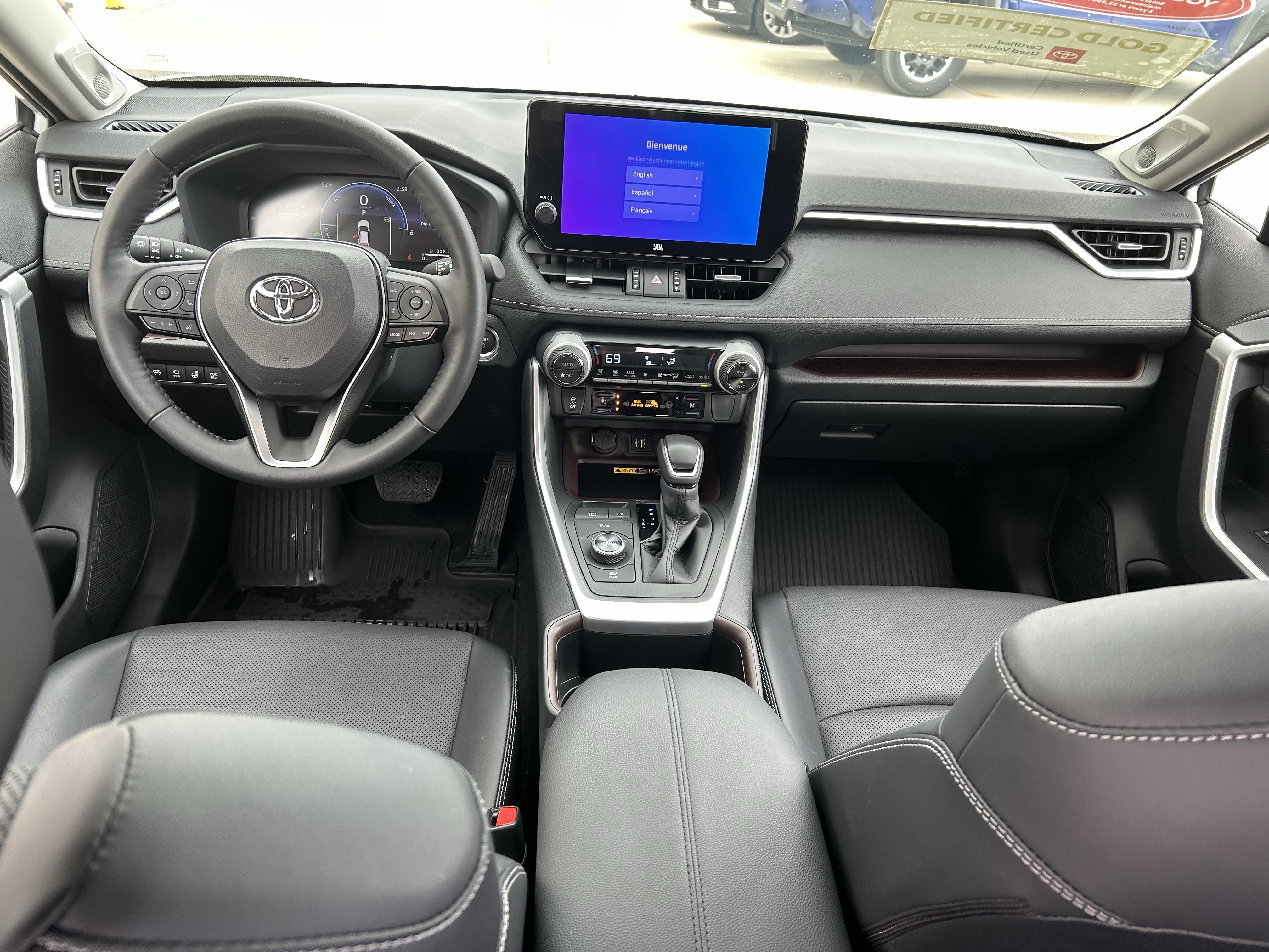 Used 2025 Toyota RAV4 Limited w/ Advanced Technology Package AWD/4WD image 18