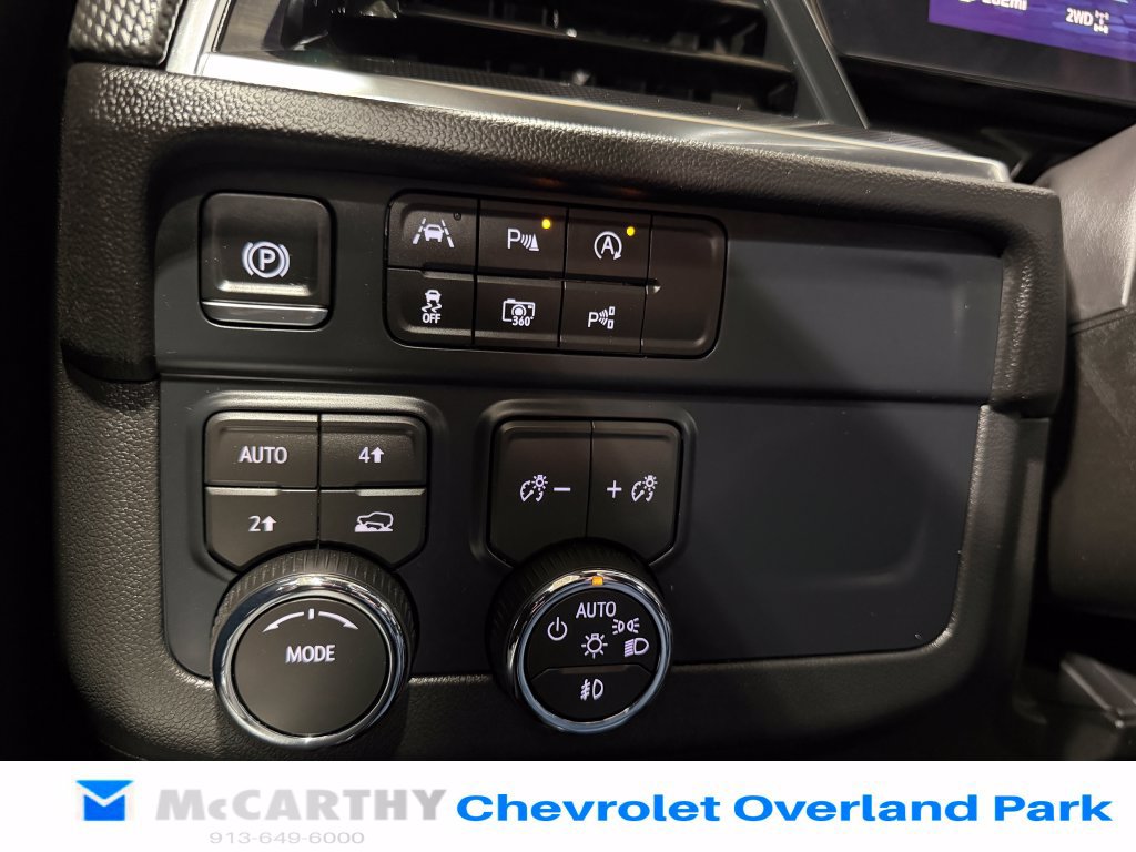 Used 2026 Chevrolet Tahoe RST w/ Comfort Package AWD/4WD image 17