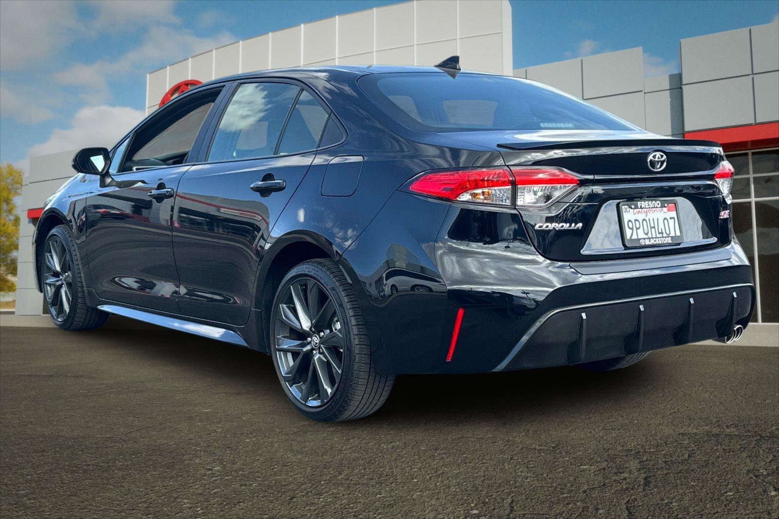 Certified 2024 Toyota Corolla SE FWD image 5
